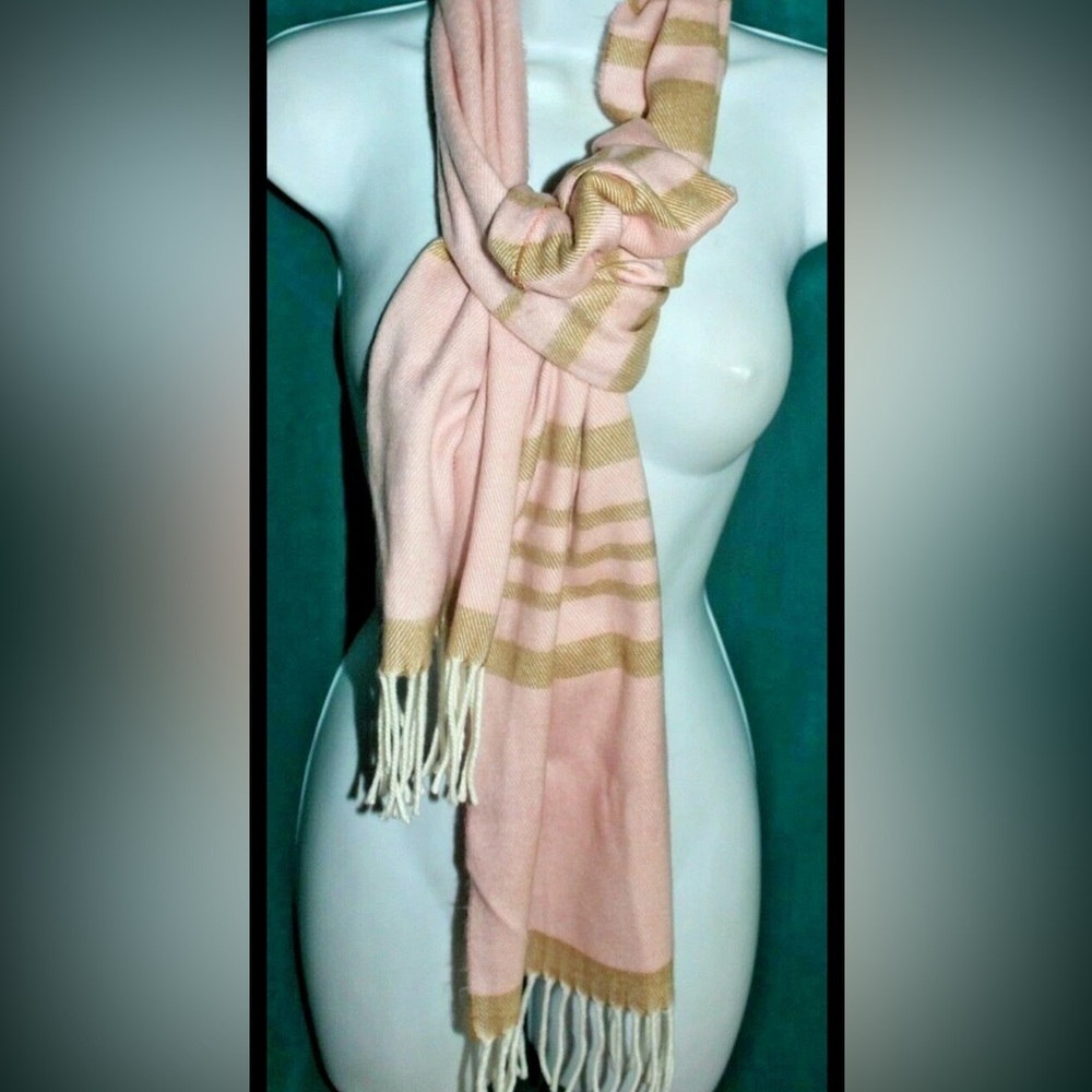 CEJON Pink Beige Plaid Fringed Scarf
Made in Italy Super Soft Acrylic 66" Long - Picture 5 of 8